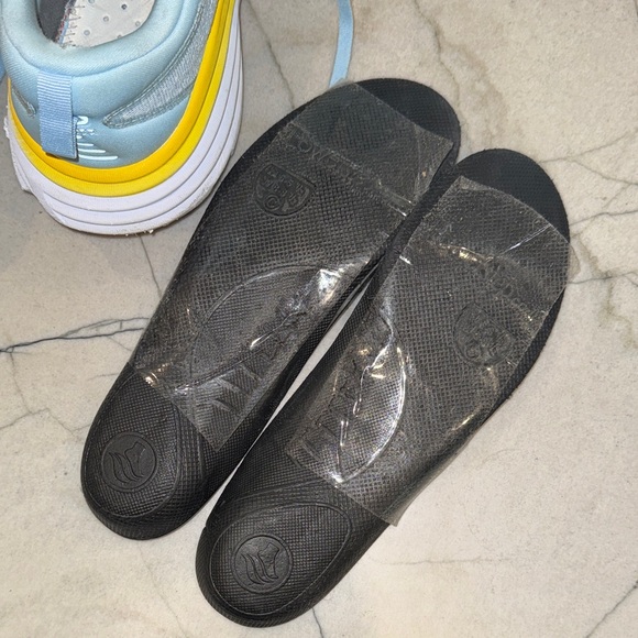 Hoka Bondi 8 Sneakers Light Blue Yellow Womens size 8.5B new insoles - Picture 14 of 14